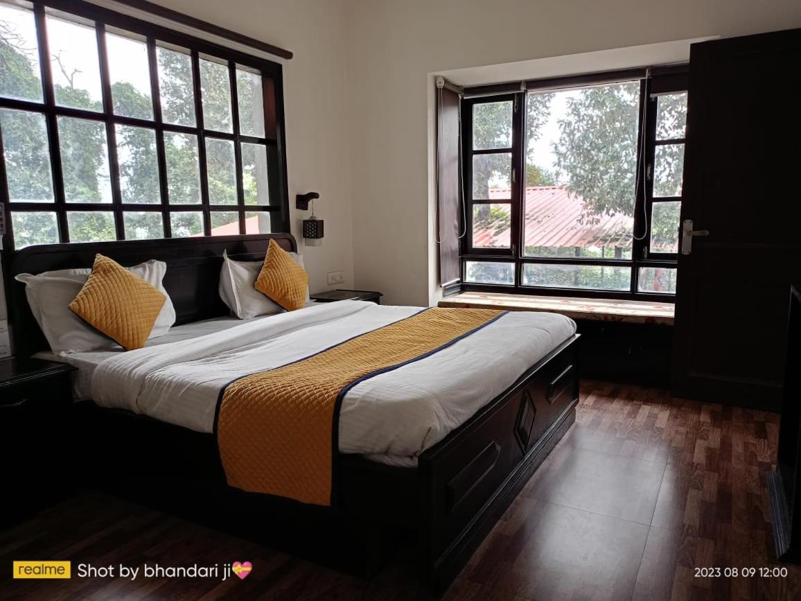 Surbee Resort Mussoorie Eksteriør billede