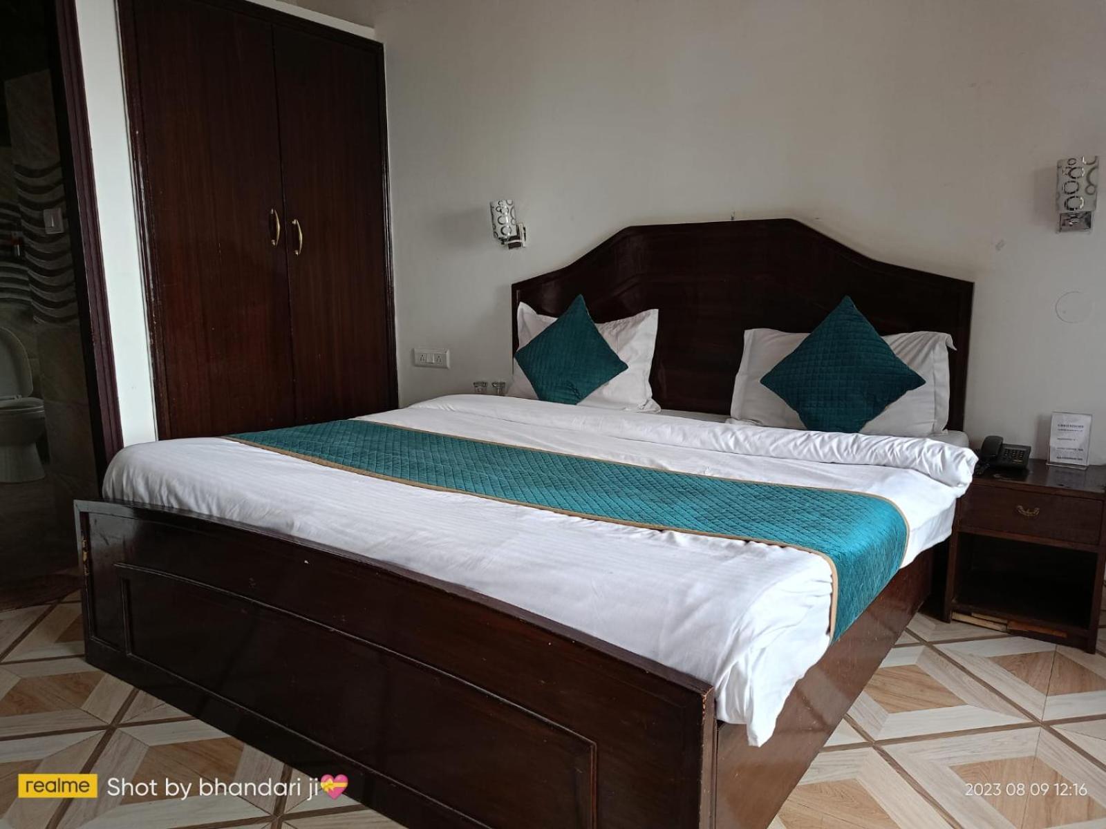Surbee Resort Mussoorie Eksteriør billede